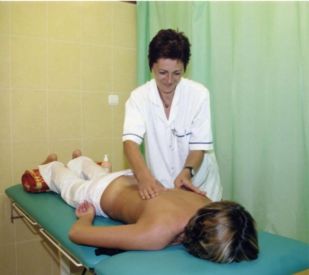 Dom Zdrojowy Diament Spa กชึชโบโว ภายนอก รูปภาพ